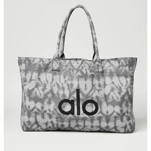 Alo Shopper Tote
